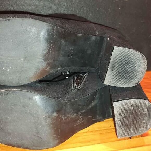 Women's sz 9.5 DIBA Black short zip-up ankle boots heels suede like material - Picture 7 of 7